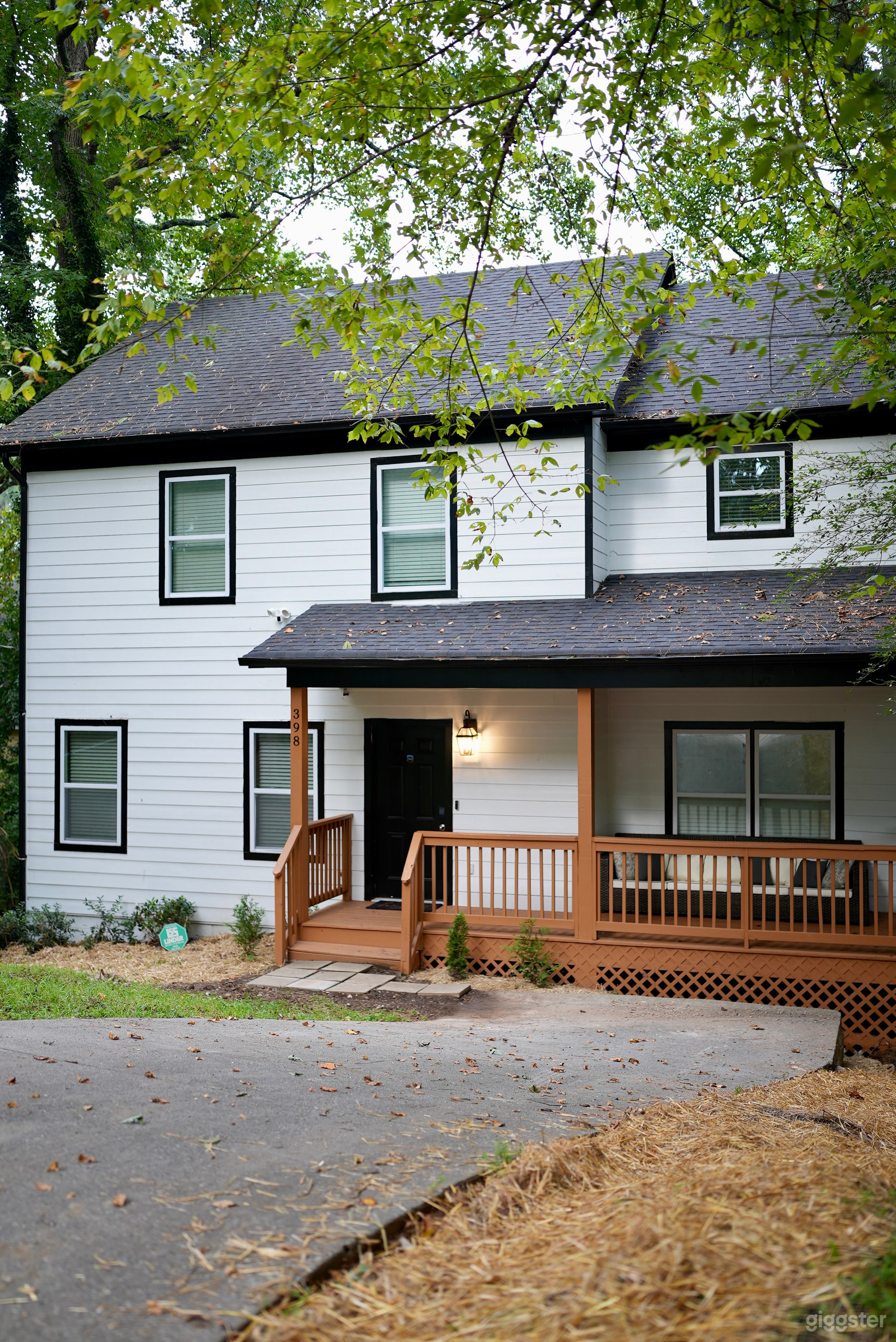 Spacious 5-Bedroom Atlanta Home with Natural Light – Perfect Photo 1