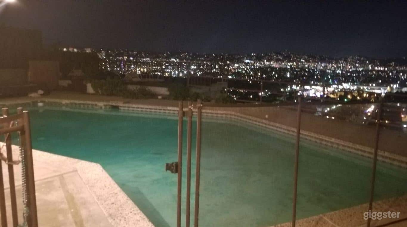 Pool with Amazing View of Los Angeles Photo 3