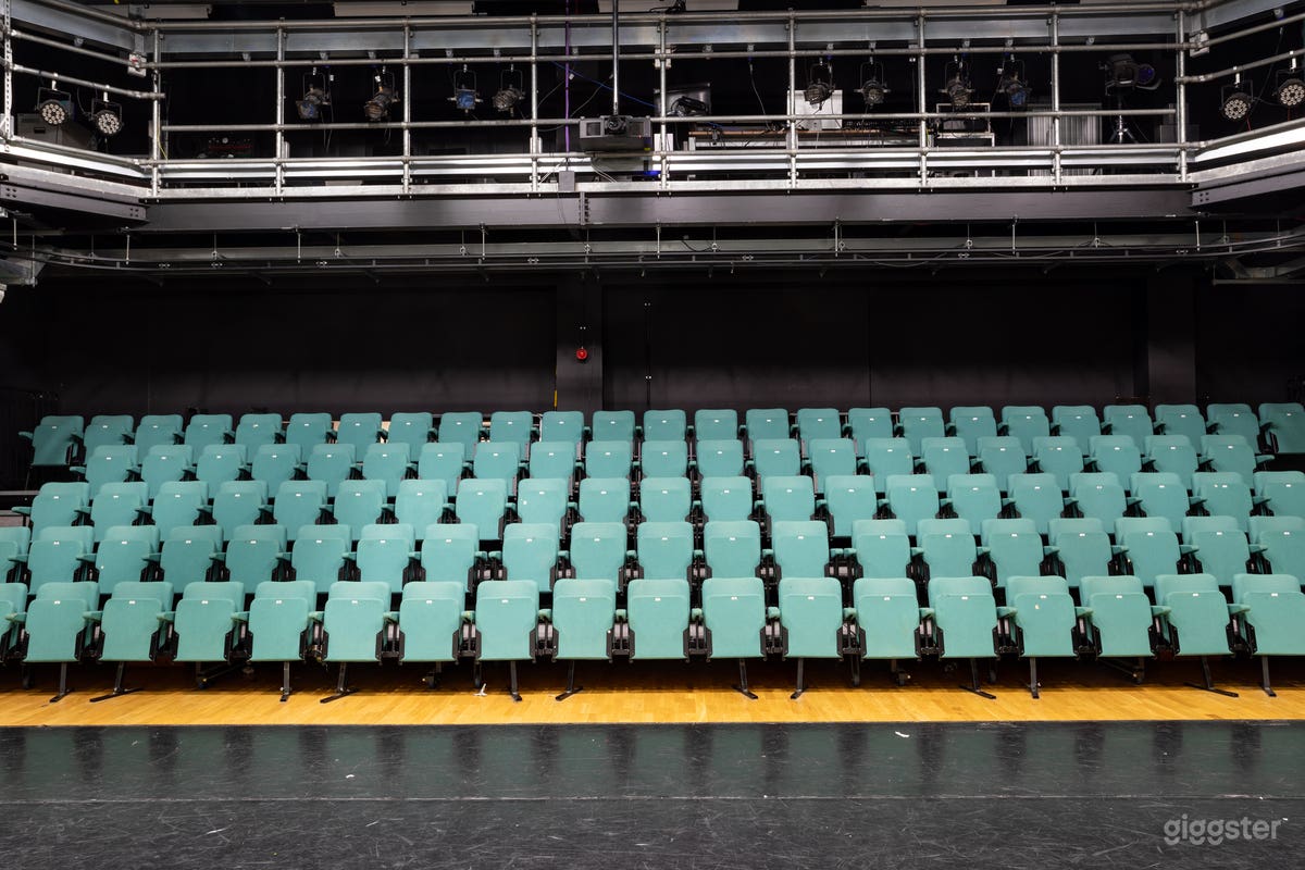 Versatile Theatre - Kings Cross Photo 4