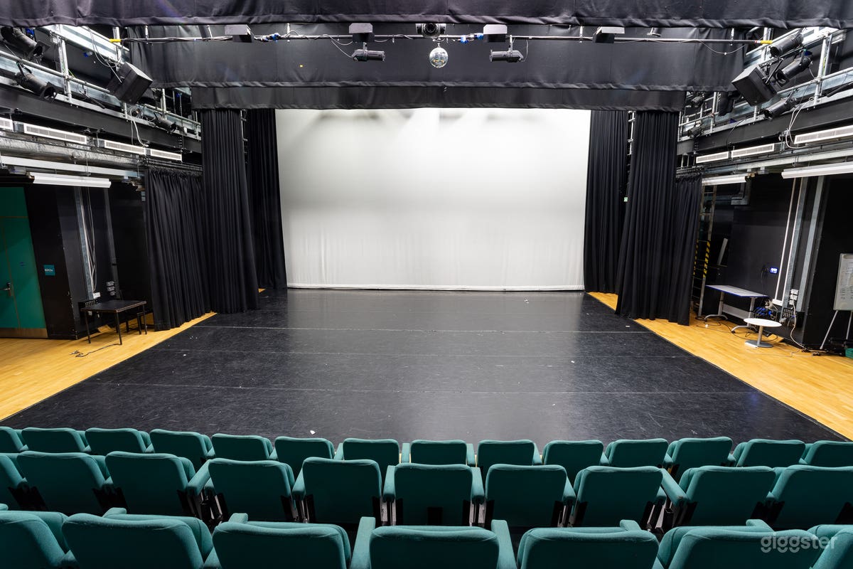 Versatile Theatre - Kings Cross Photo 3