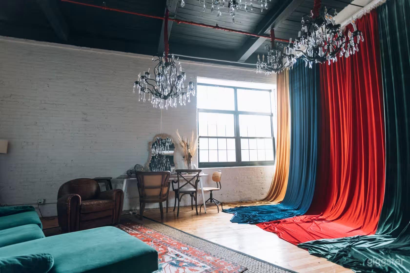 Interior Modern Sunny Photo Studio - Bushwick Photo 3