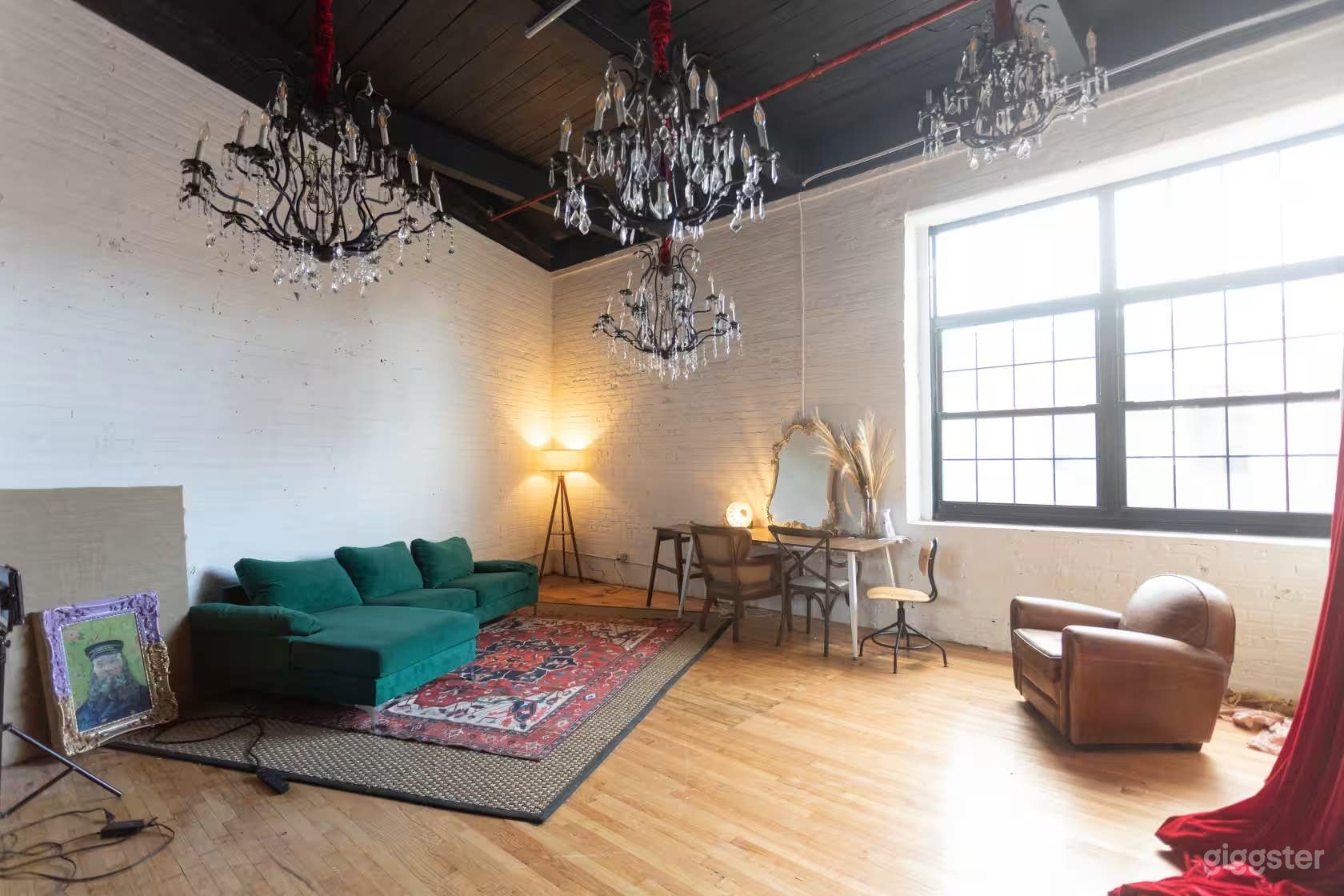 Interior Modern Sunny Photo Studio - Bushwick Photo 4