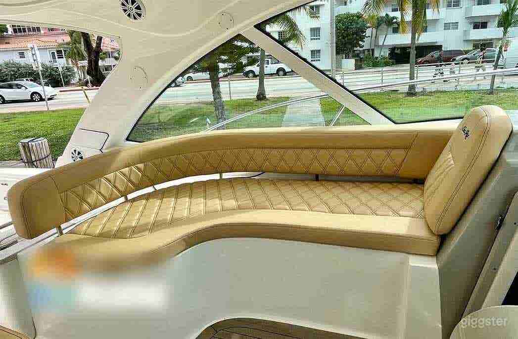 SEARAY 52 SUNDANCER Yacht Photo 4