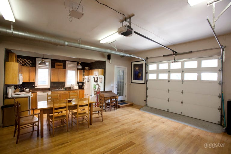  Unique Photography Studio In Leaside 