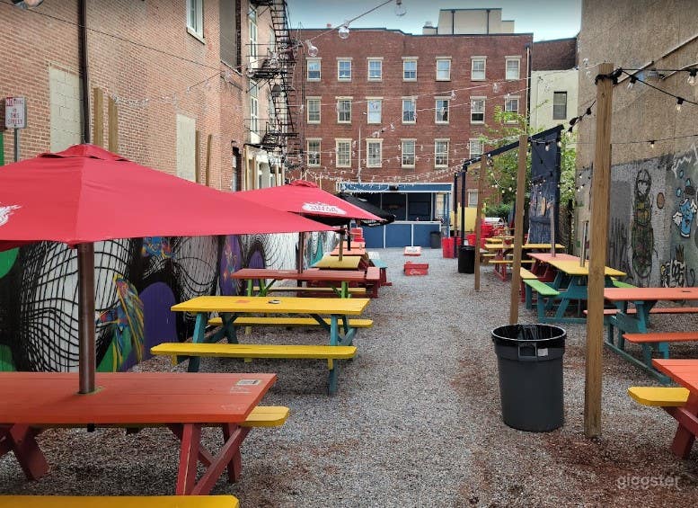 Bright Outdoor Beer Garden Photo 1