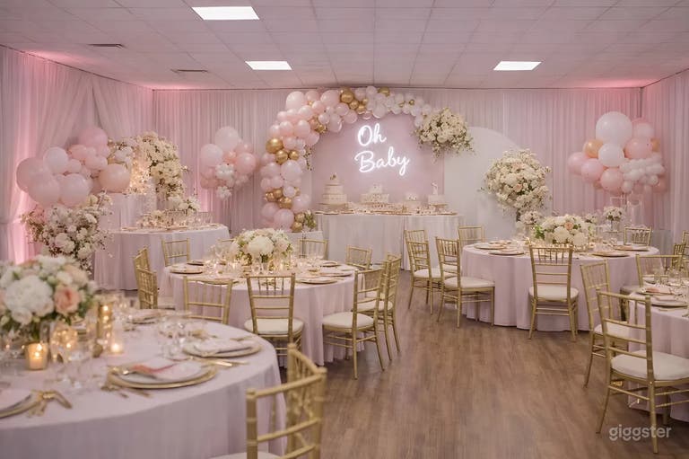  Customizable & Stylish Ballroom Event Space 