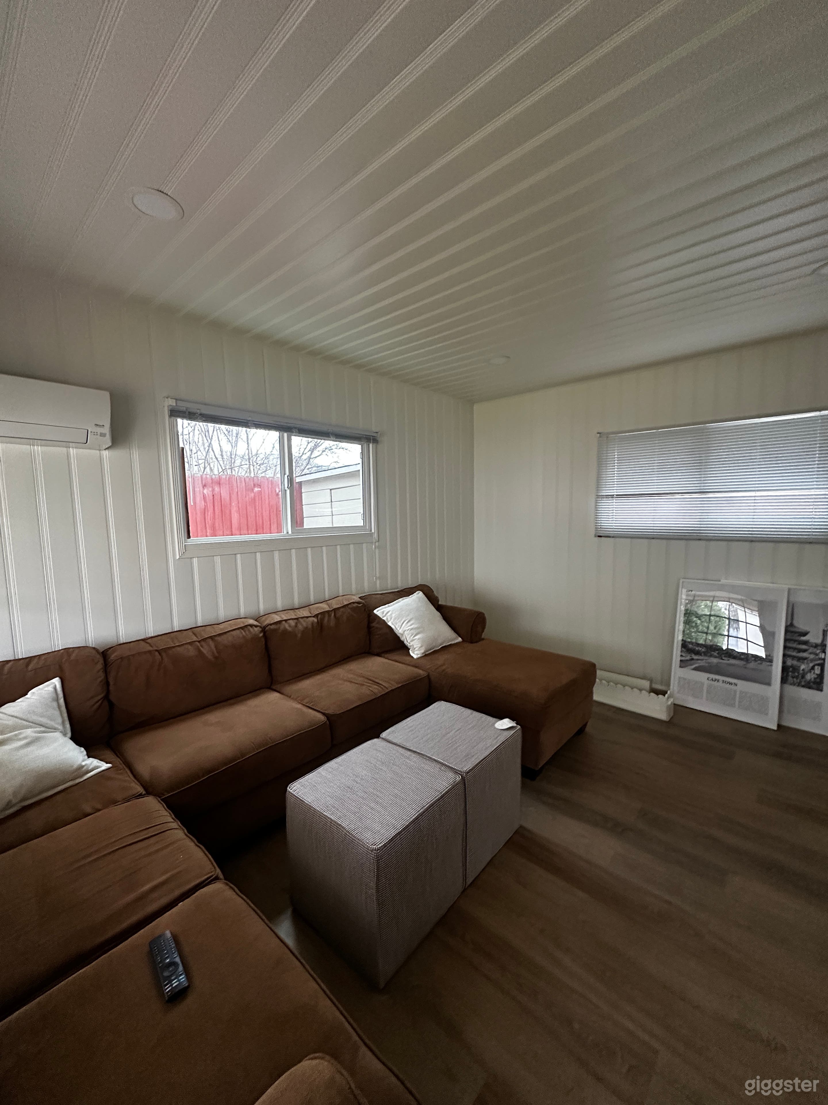 Charming 1960 Revamped back house  Photo 4