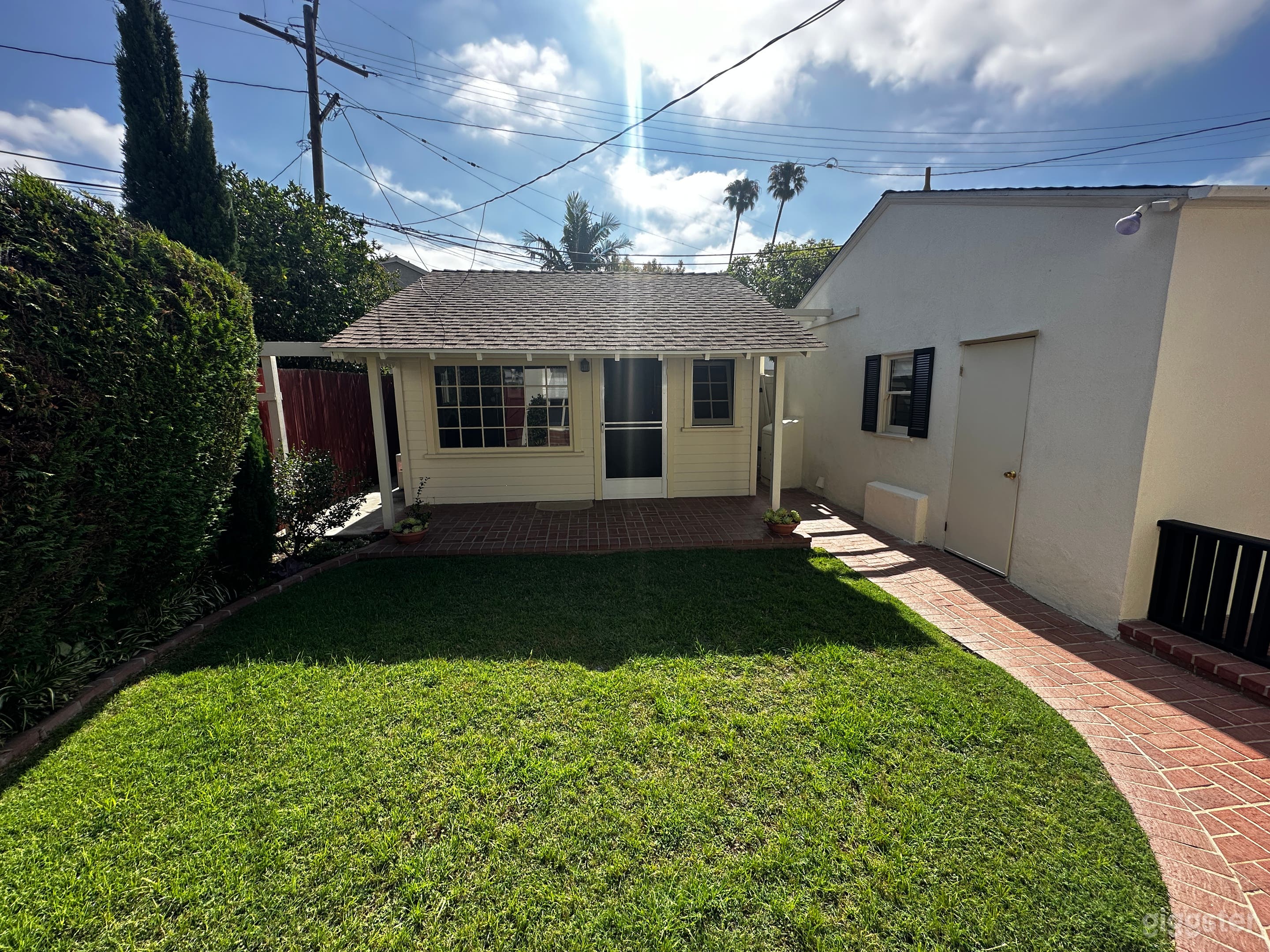 Charming 1960 Revamped back house  Photo 1