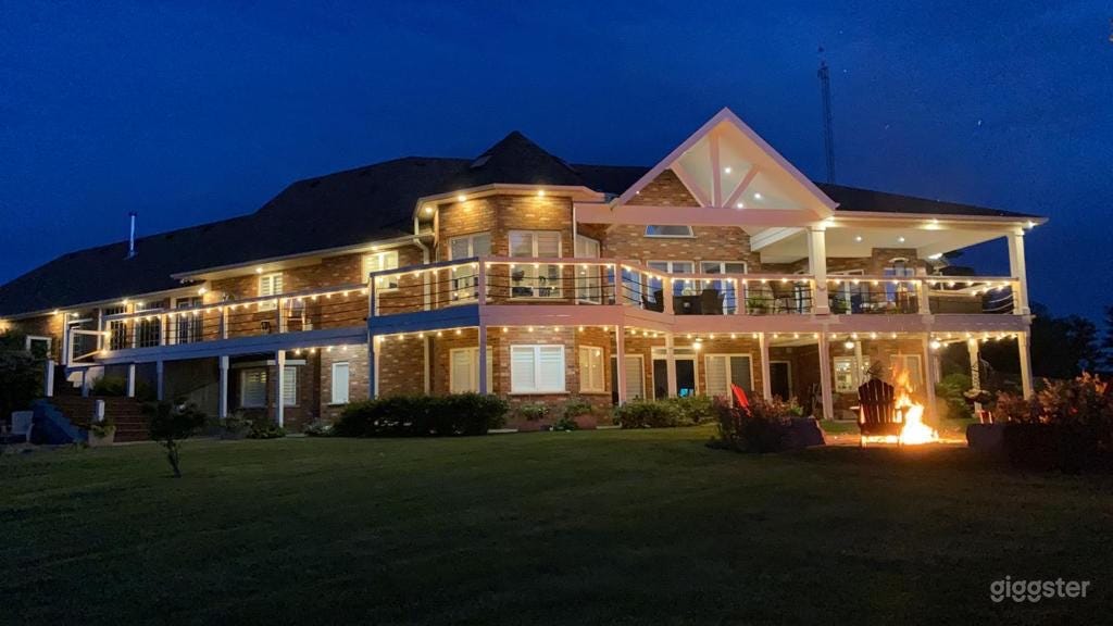 Beautiful Country Setting Estate Photo 2