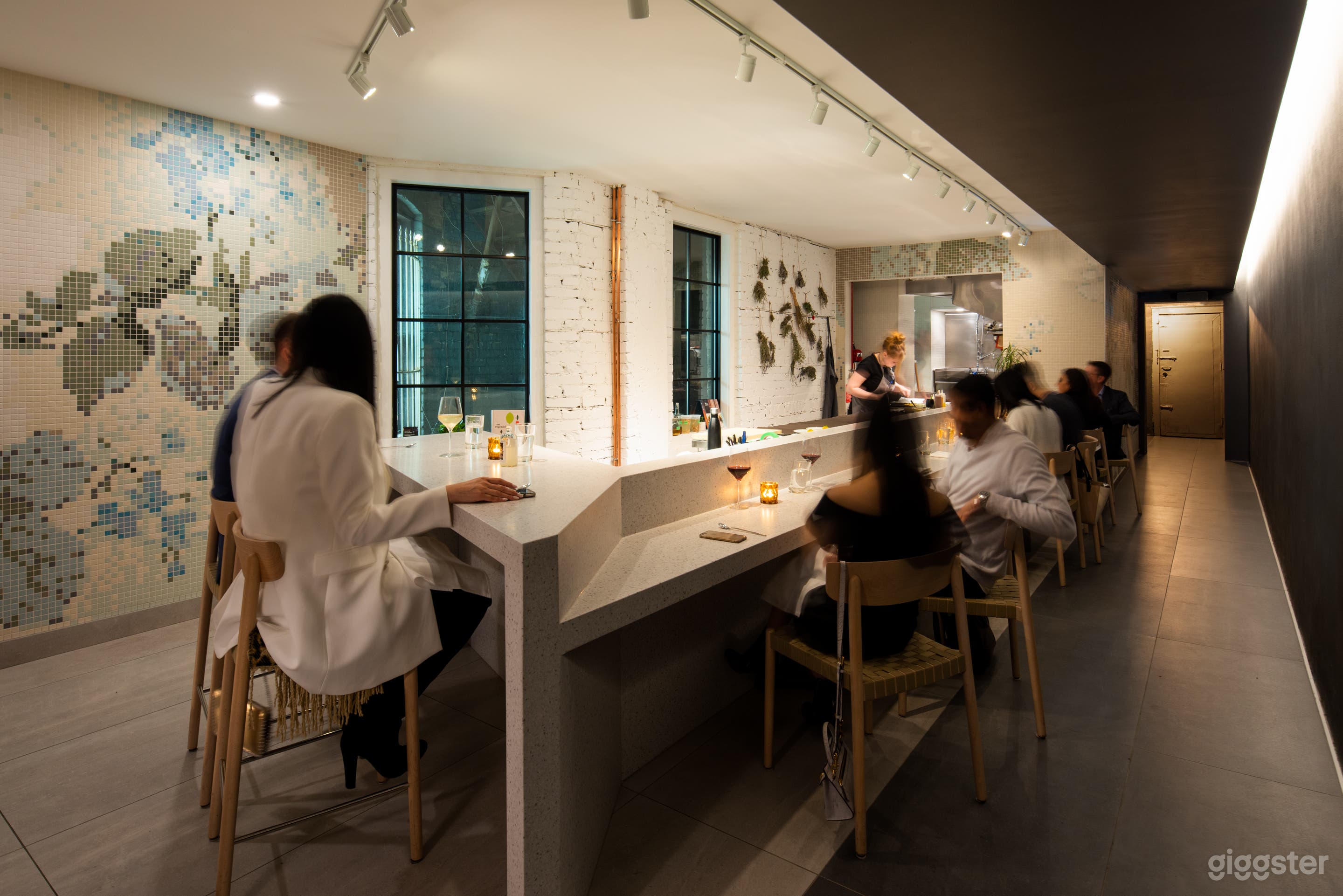 Stylish Fine Dining Restaurant in Toronto  Photo 1