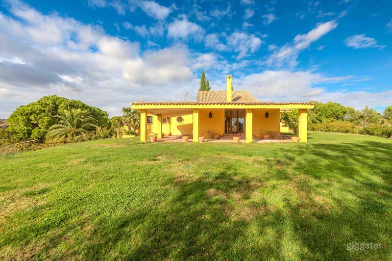 Finca española de lujo con arquitectura al estilo Alhambra 