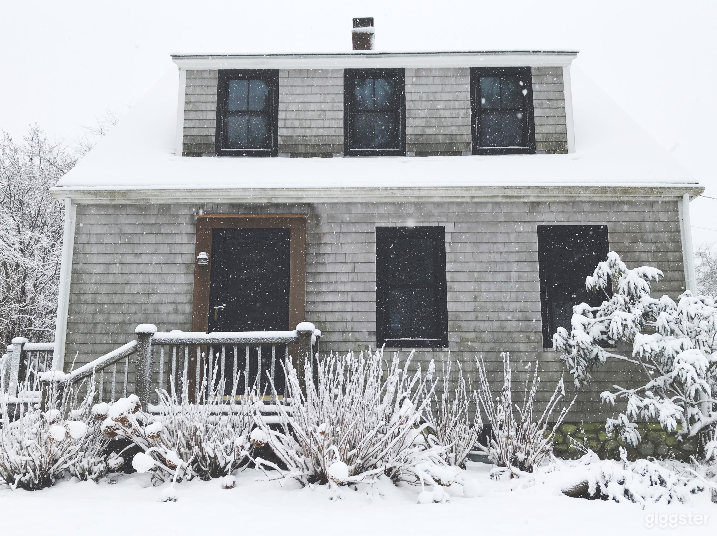 Pastoral 1936 beach house w/ Scandi interior Photo 1