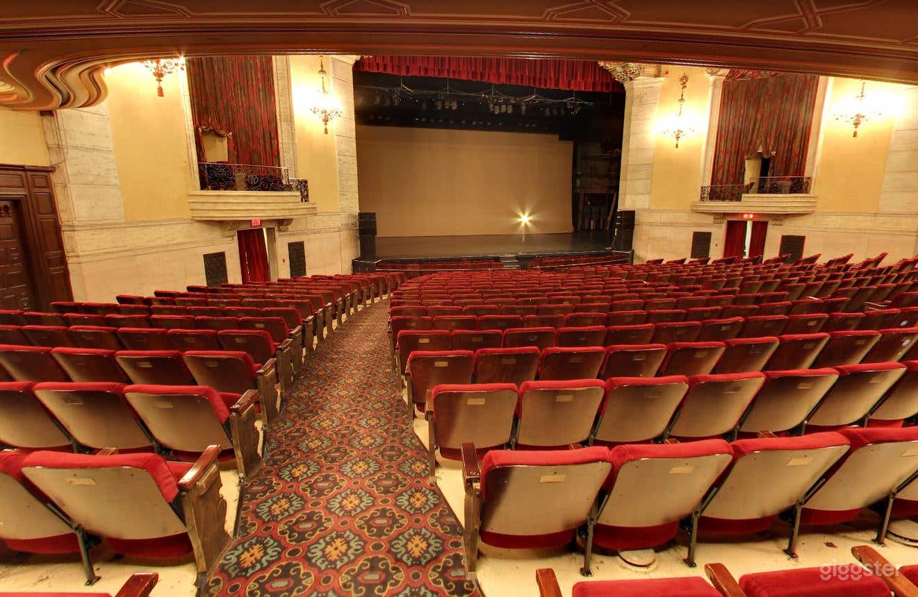 MAIN HALL &amp; LOBBY Photo 1