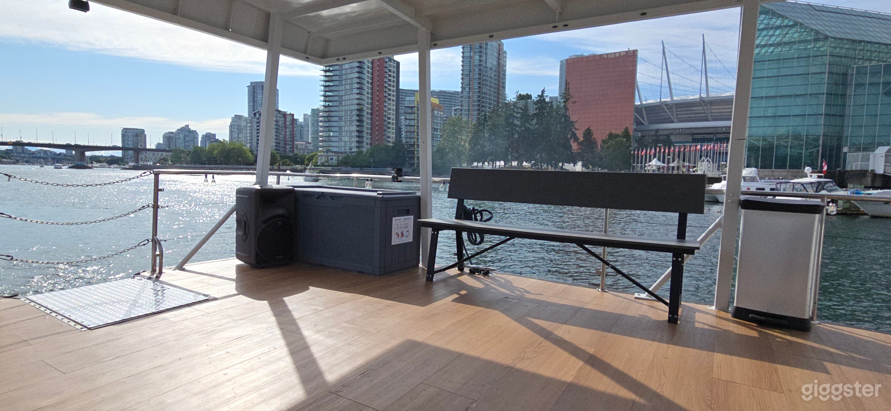 Comfortable Private Party Boat In Vancouver Fales Creek Photo 4