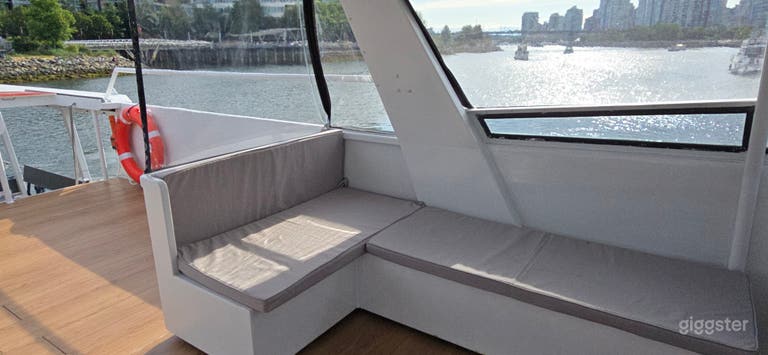  Comfortable Private Party Boat In Vancouver Fales Creek 