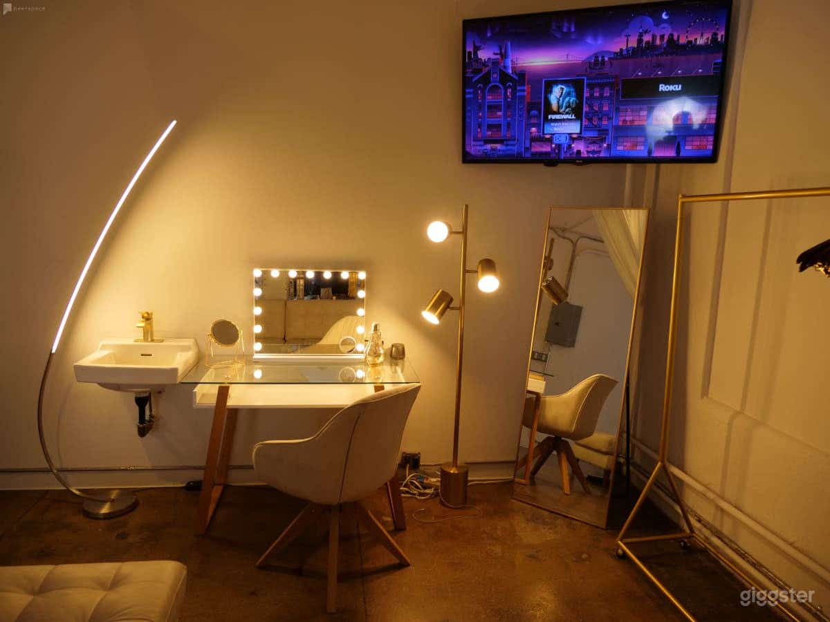 Photo Studio with Cyclorama &amp; 4K Video Wall Photo 3