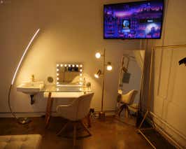  Photo Studio with Cyclorama & 4K Video Wall 