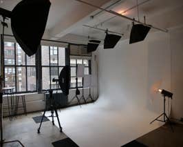  Photo Studio with Cyclorama & 4K Video Wall 