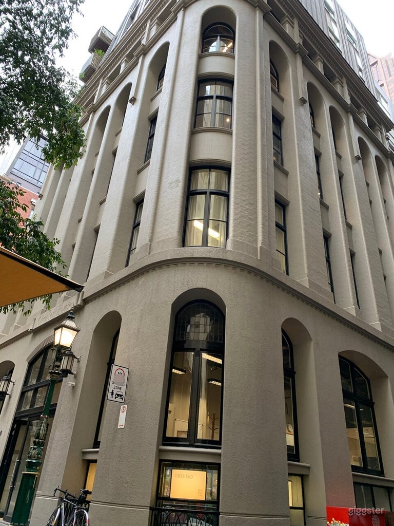  Impressive Bar and Function Venue- Melbourne's CBD 