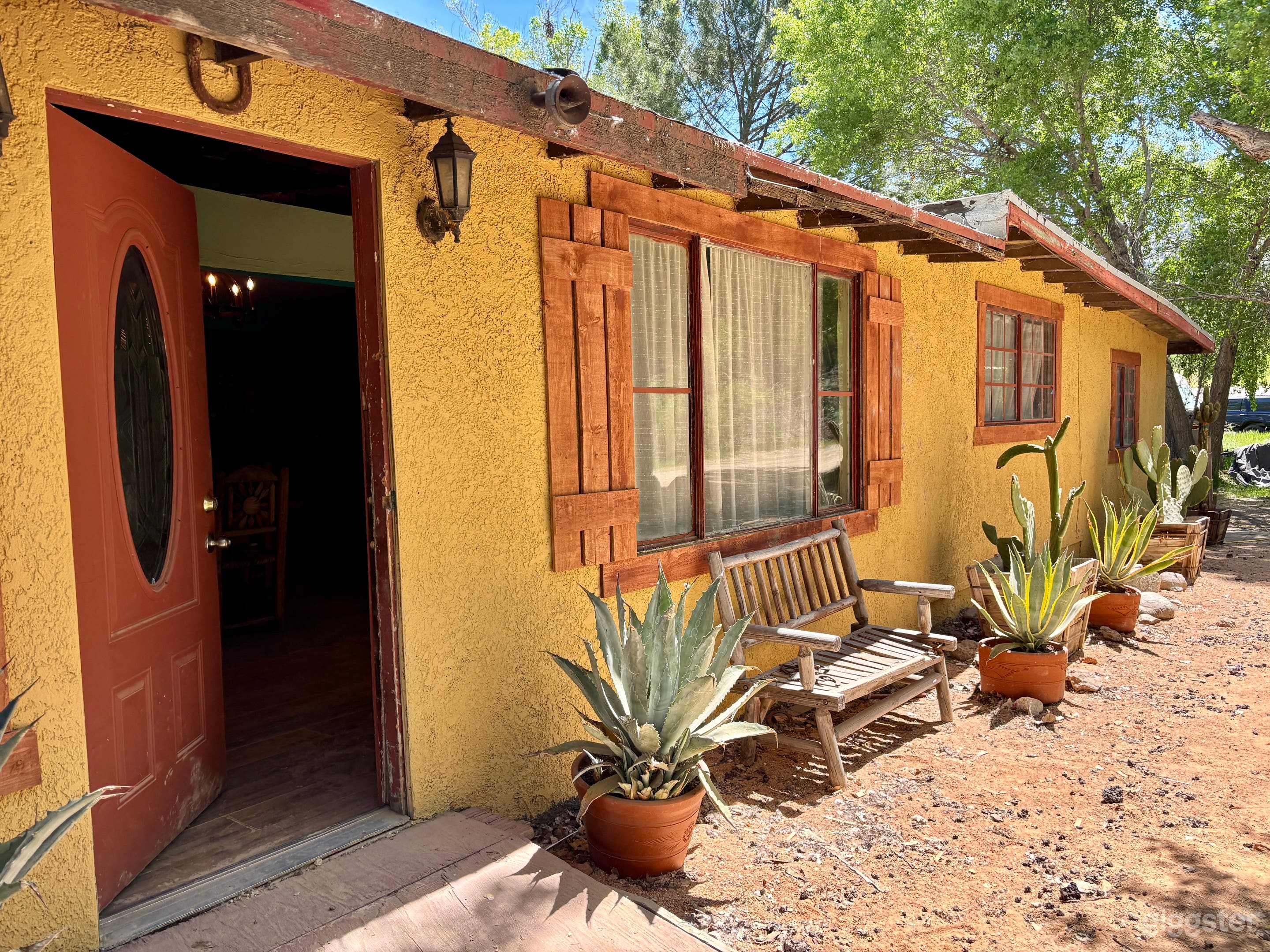 Mexican Ranch with Desert Mountain and Boxing Ring Photo 1