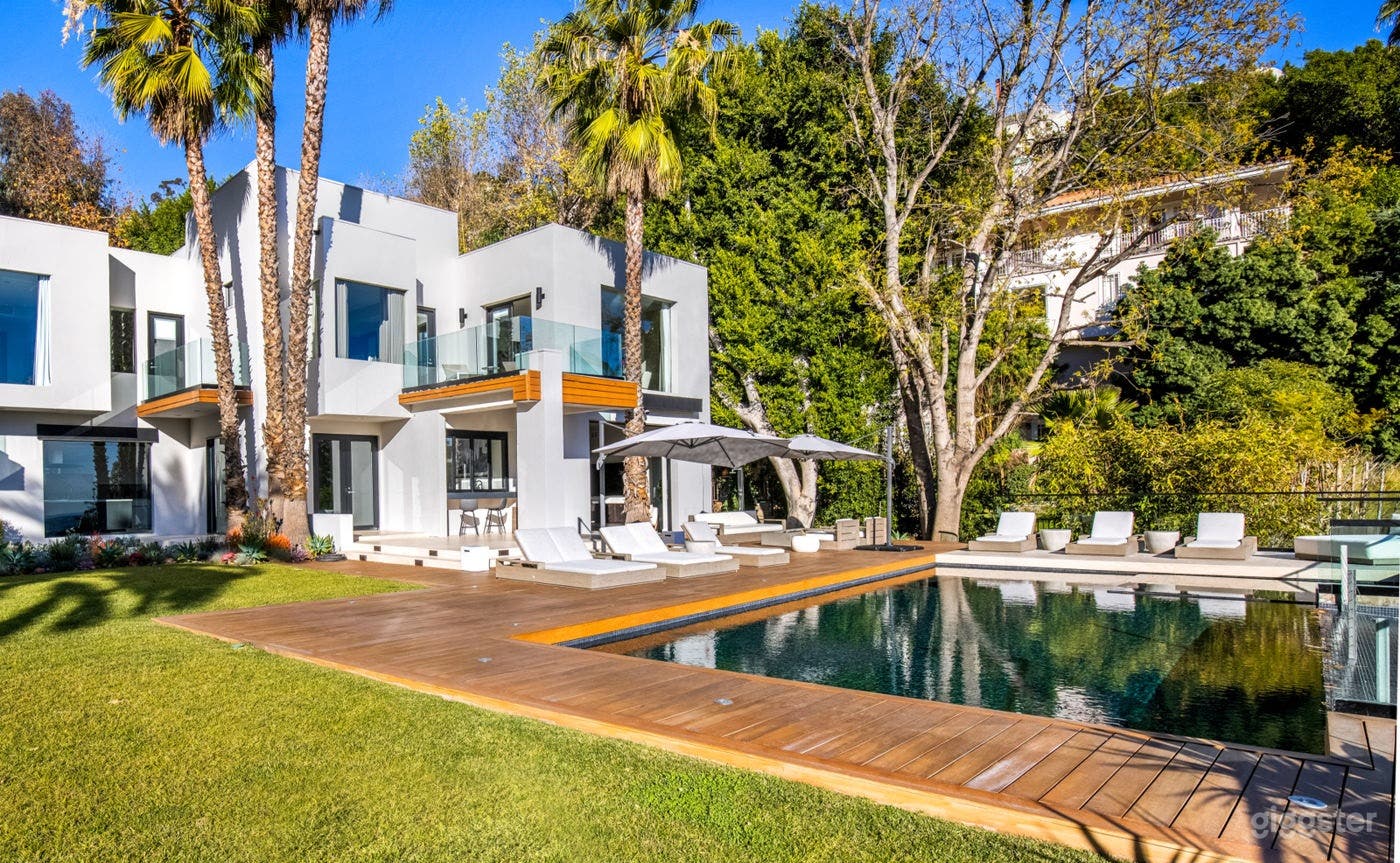  PRIVATE WEHO ESTATE ABOVE SUNSET STRIP/POOL Photo 2