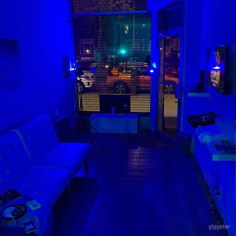  MELODREAM ENTERTAINMENT STORE FRONT 