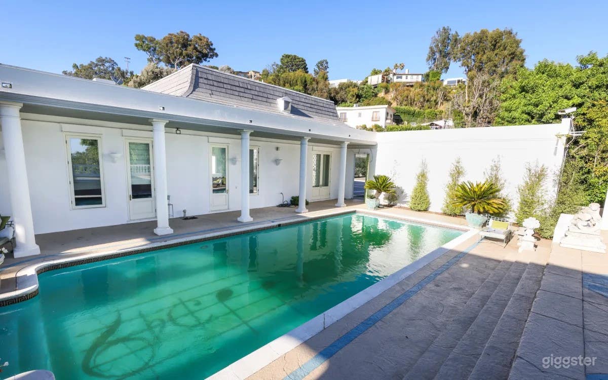 Beverly Hills Mansion with Breathtaking Views! Photo 1