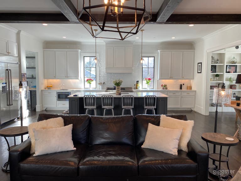  Open plan Kitchen/dining 