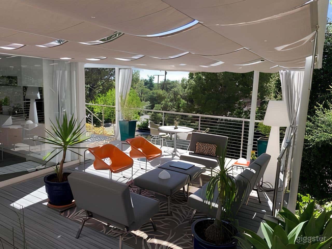 Backyard with Iconic Pierre Koenig Design Photo 3