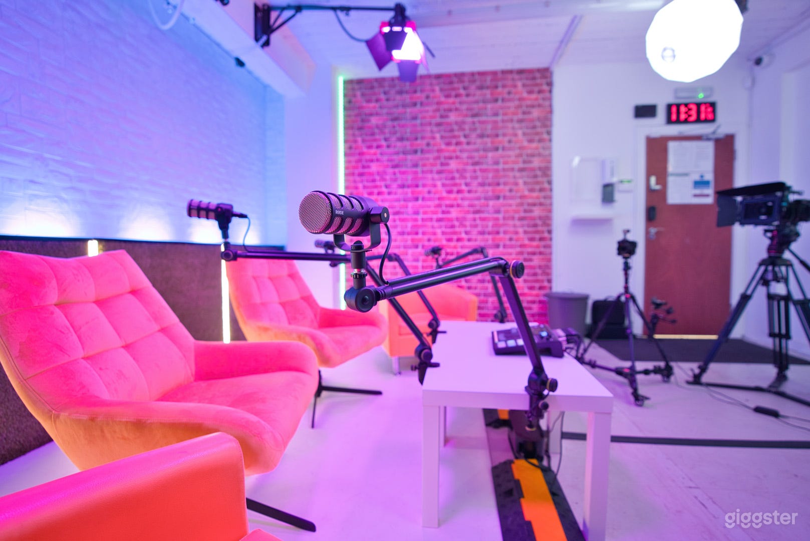 Podcast, TV & Live Streaming Studio North London Photo 3