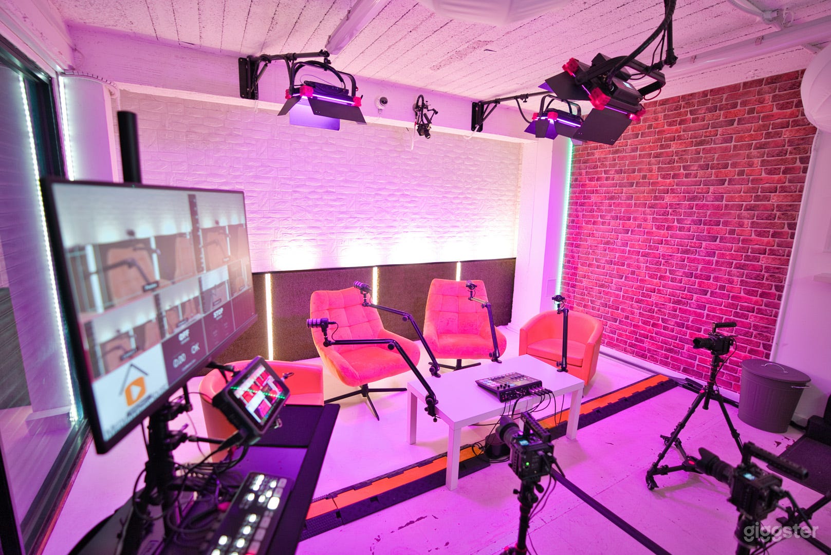 Podcast, TV & Live Streaming Studio North London Photo 1