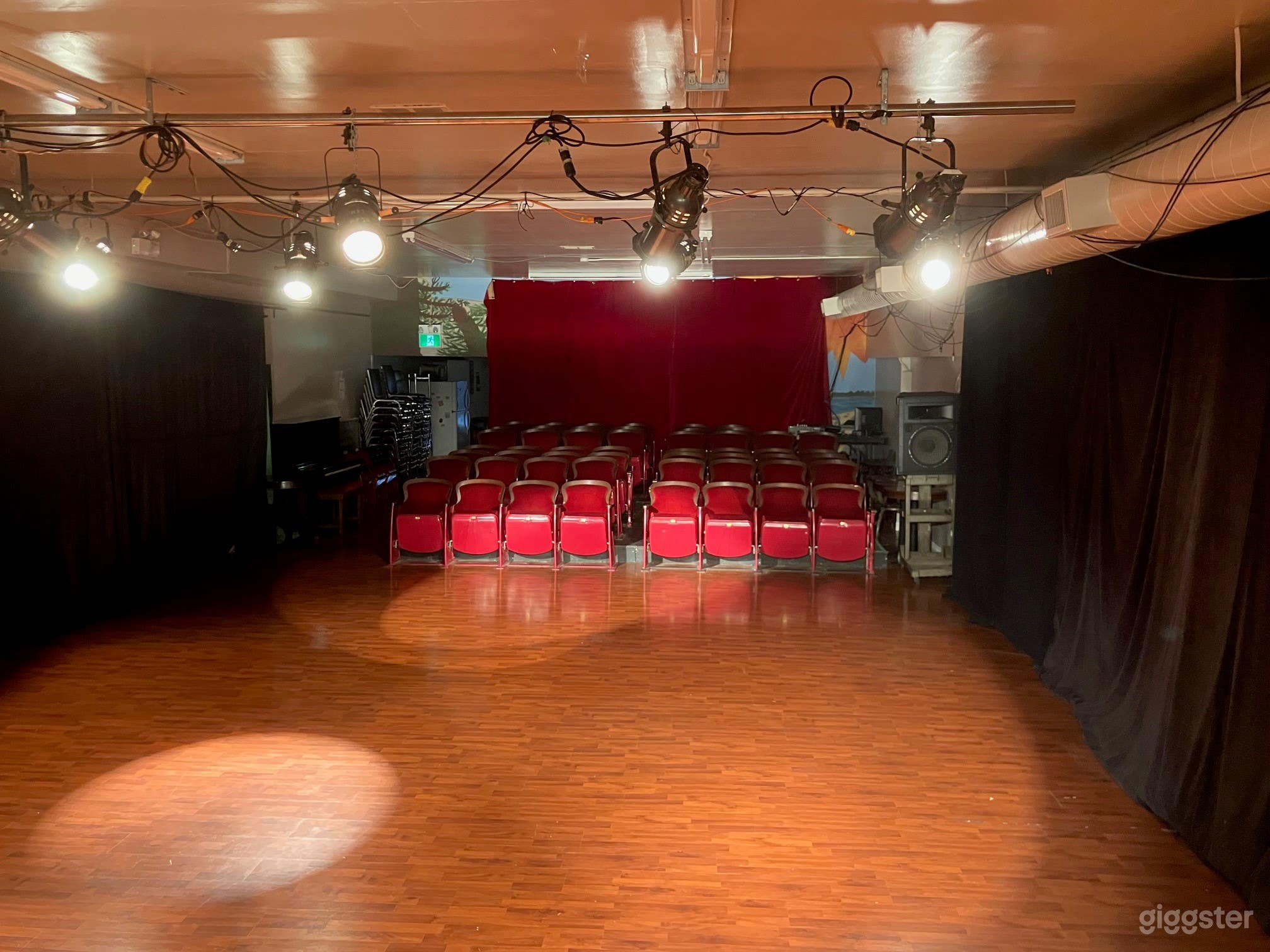 Workshop And Theatre Space Photo 3