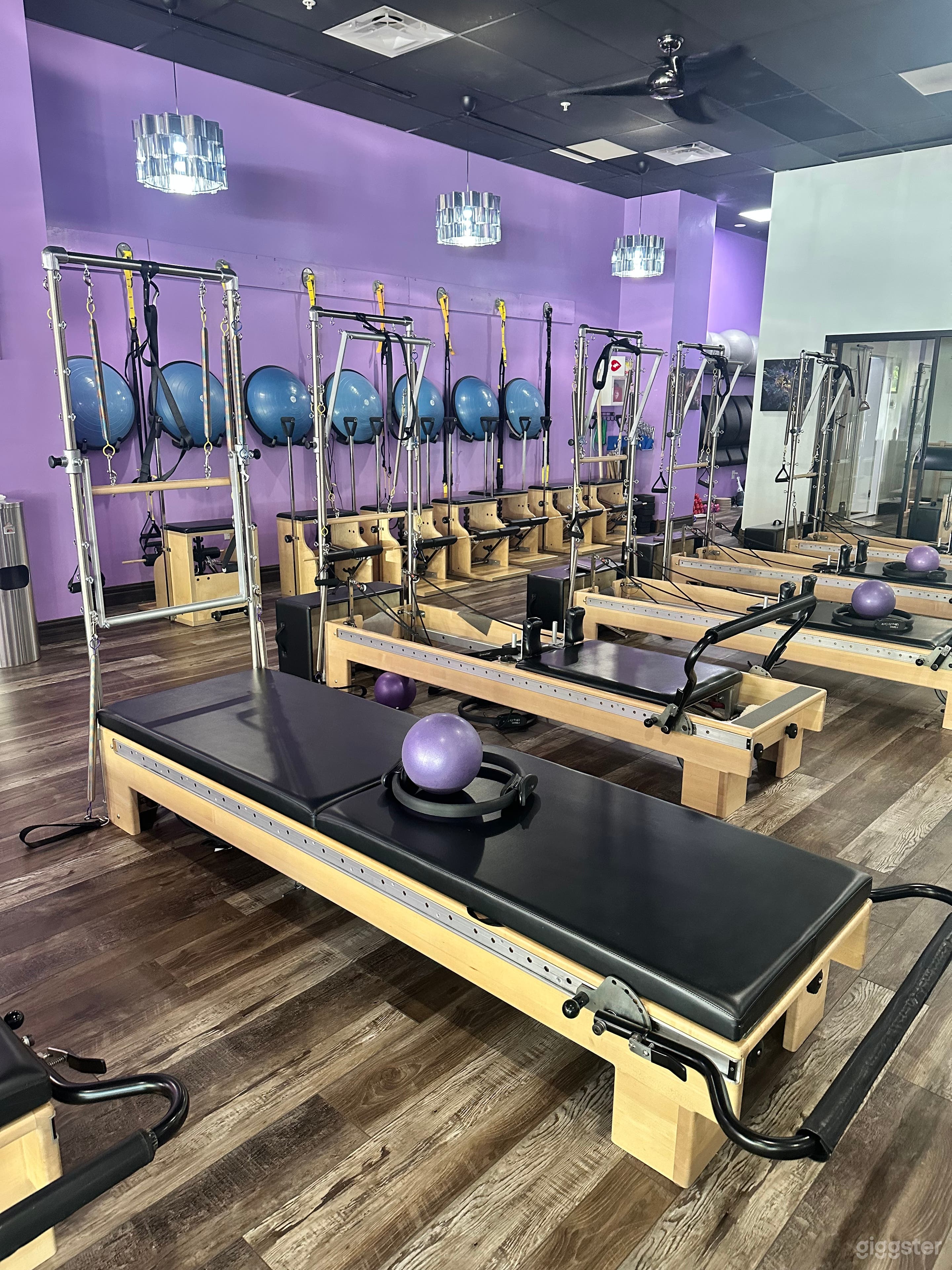 Fully Equipped Pilates studio and massage therapy private Photo 4