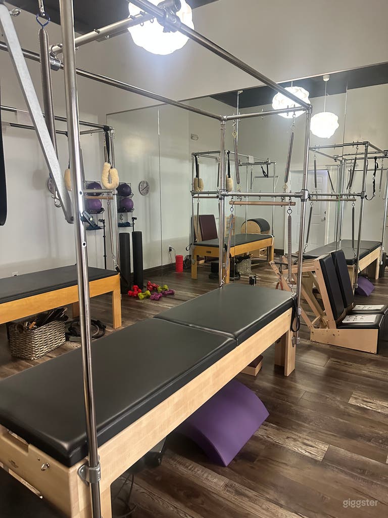  Estudio de Pilates completamente equipado y terapia de masaje privada 