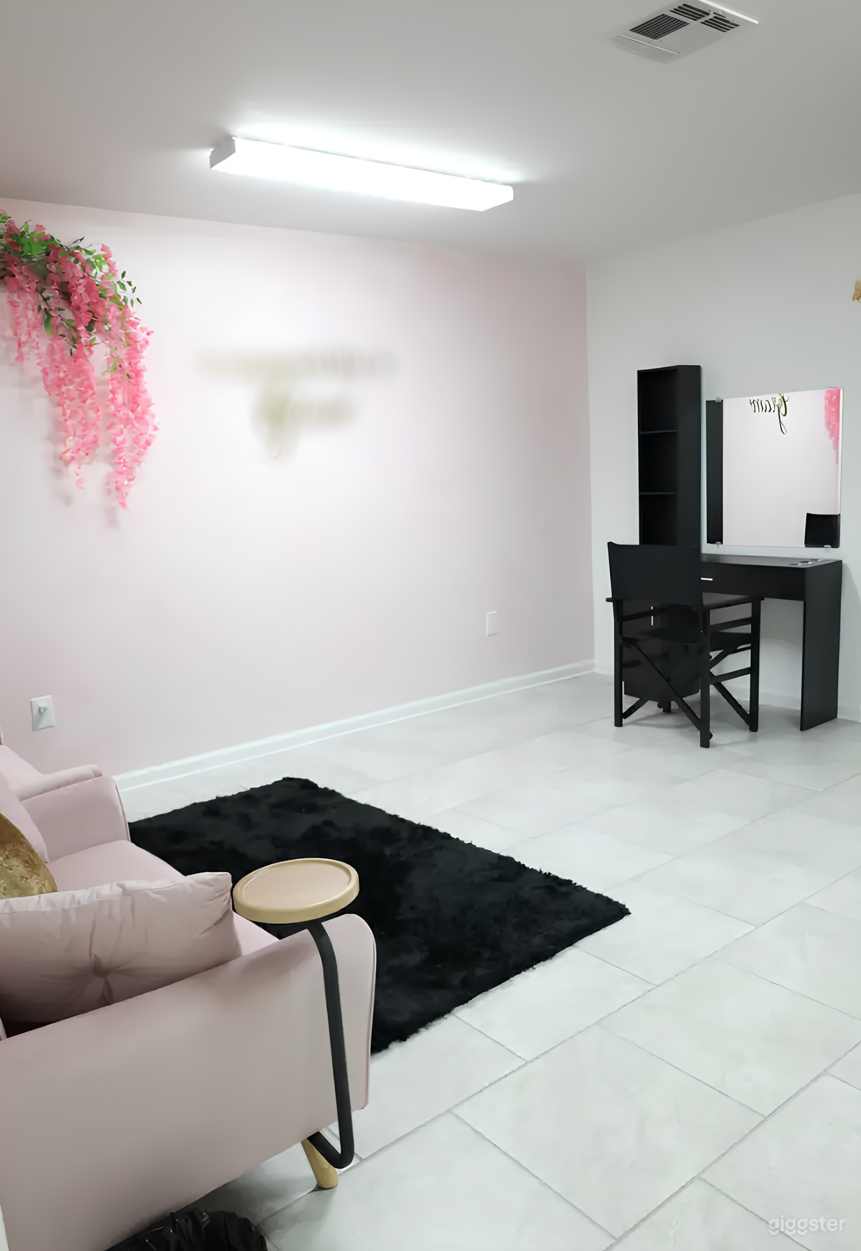 Luxury Photography Studio Photo 4