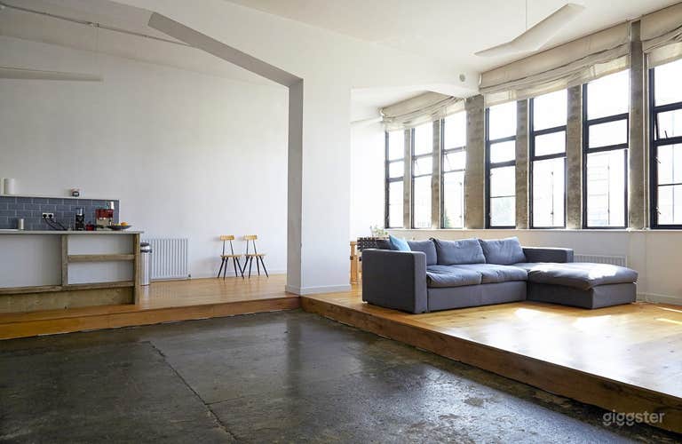  Minimal New York Style Loft Apartment in Hackney 