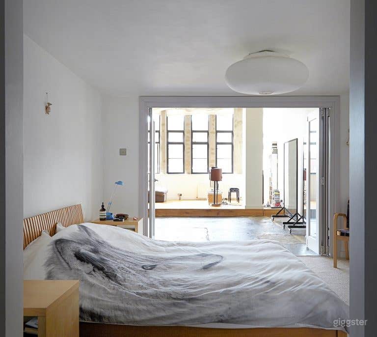 Minimal New York Style Loft Apartment in Hackney Photo 3