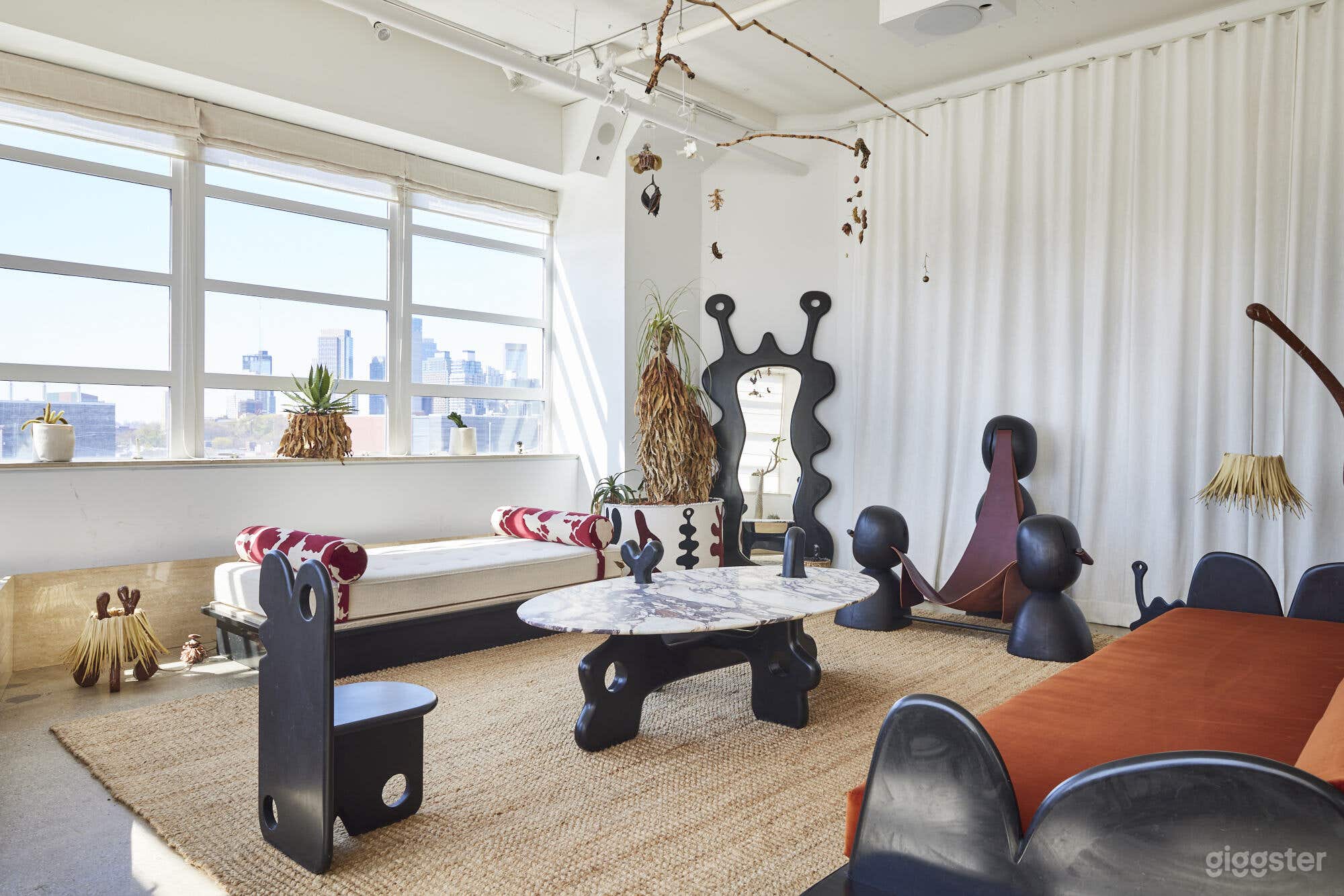 1100sqft Artist Loft in Navy Yard Photo 3