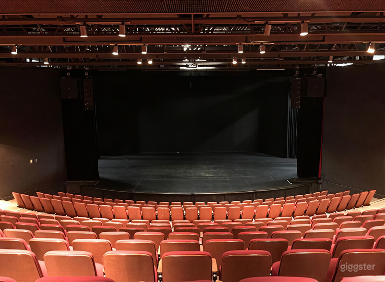  Teatro de Actuaciones Versátil 