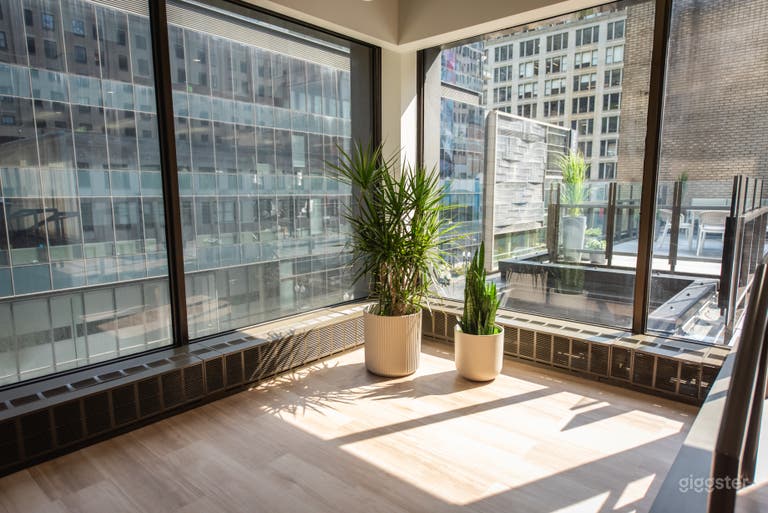  Stylish Lounge for Receptions, Mixers, & Workshops 