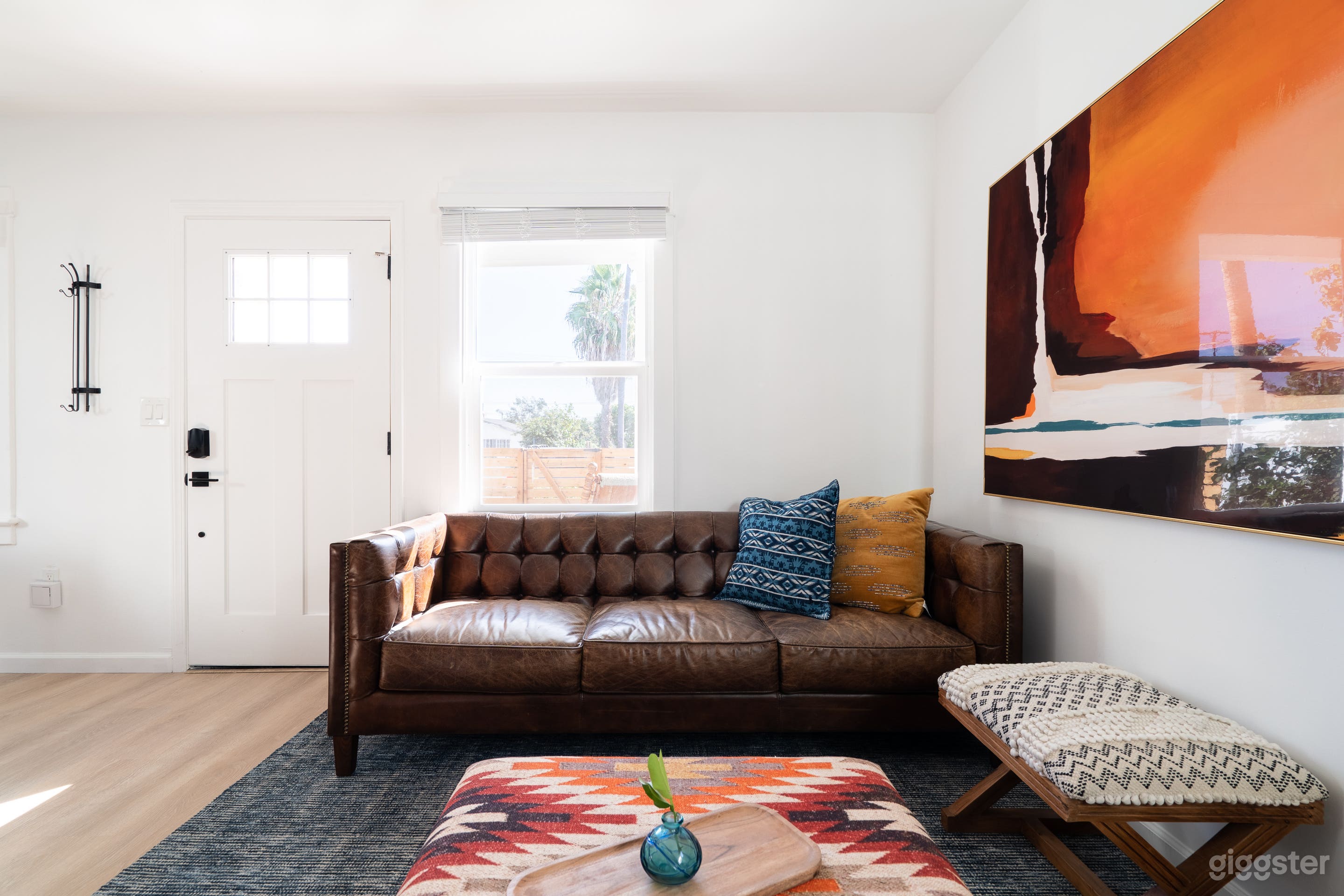 Hispanic Residential Home w 4 Bedroom Photo 3