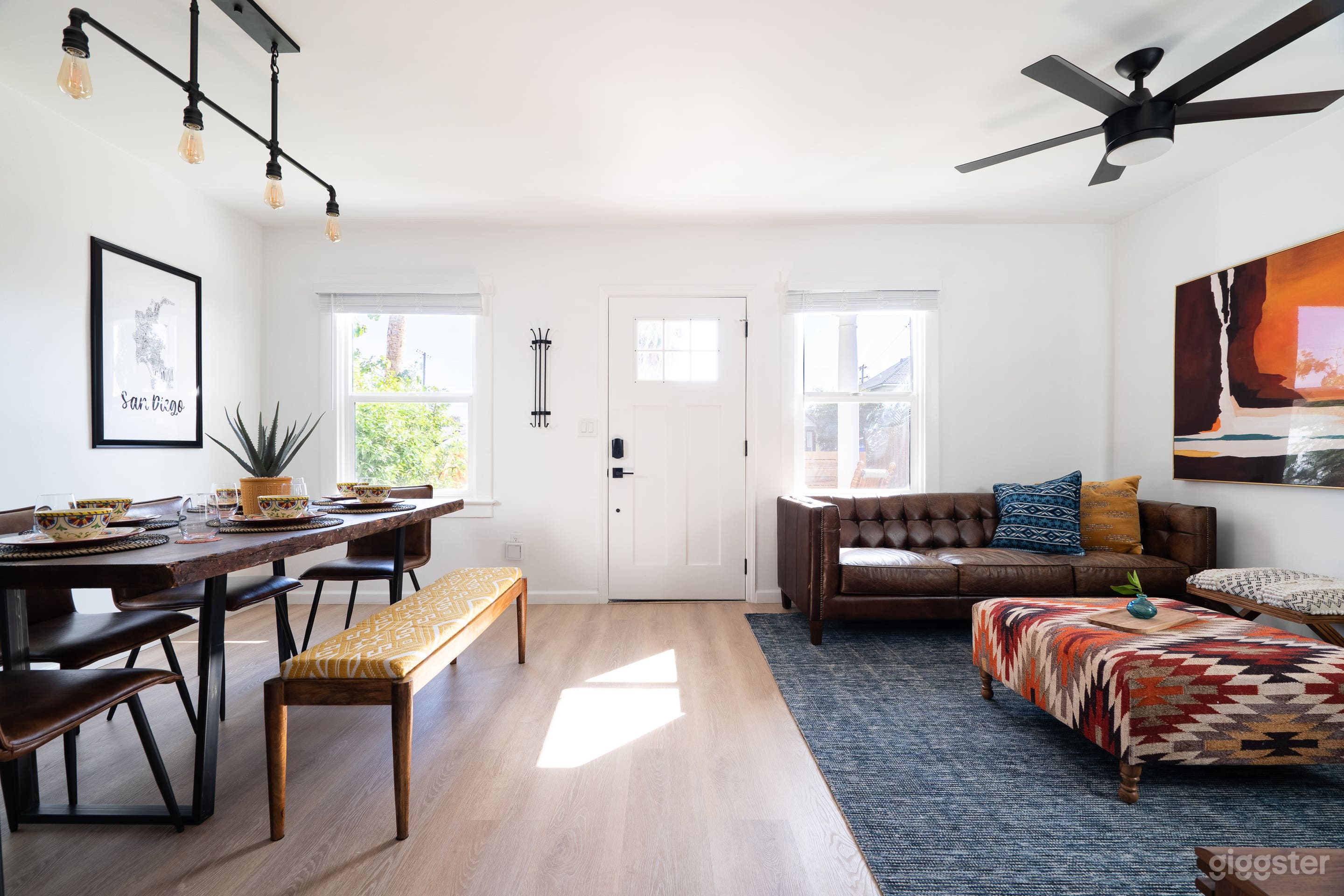 Hispanic Residential Home w 4 Bedroom Photo 1