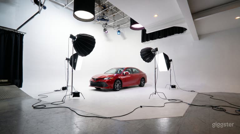  Studio di Produzione Luminoso e Versatile a Pasadena 