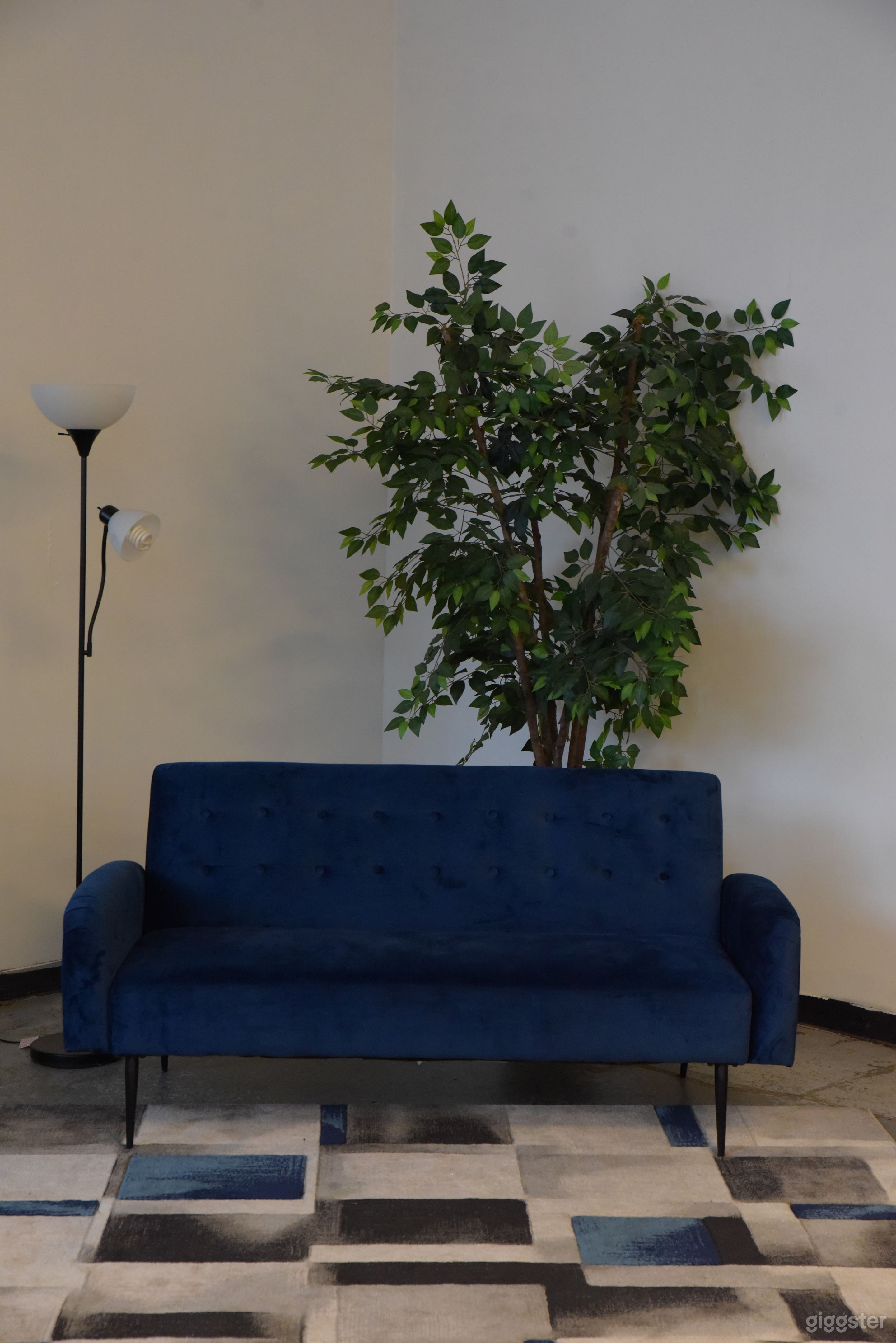 Stylish Loft Studios w/ Natural Lights Photo 3