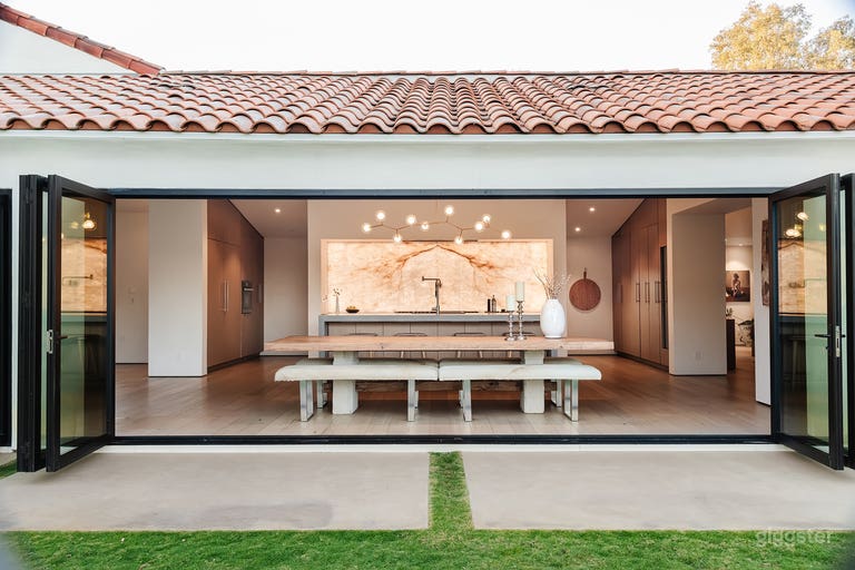  Sprawling Country Estate 