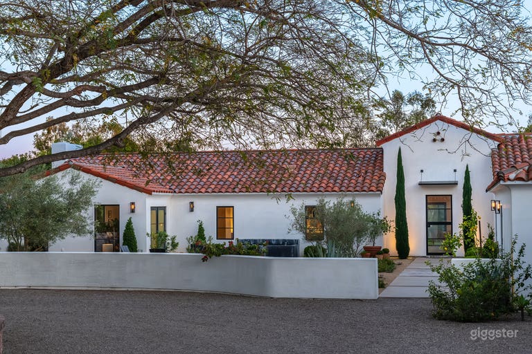  Sprawling Country Estate 