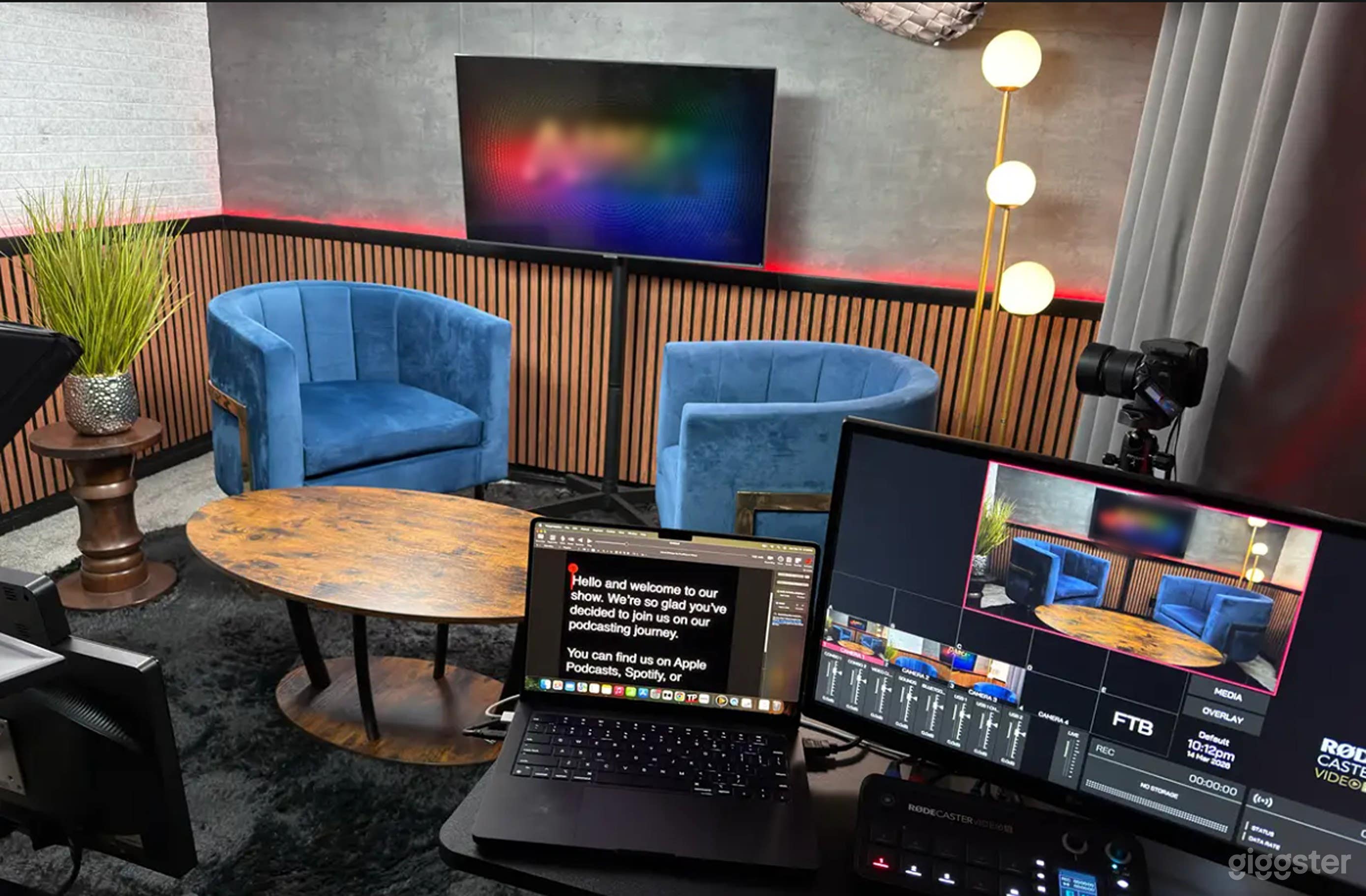 Podcast Conversation Lounge Photo 1