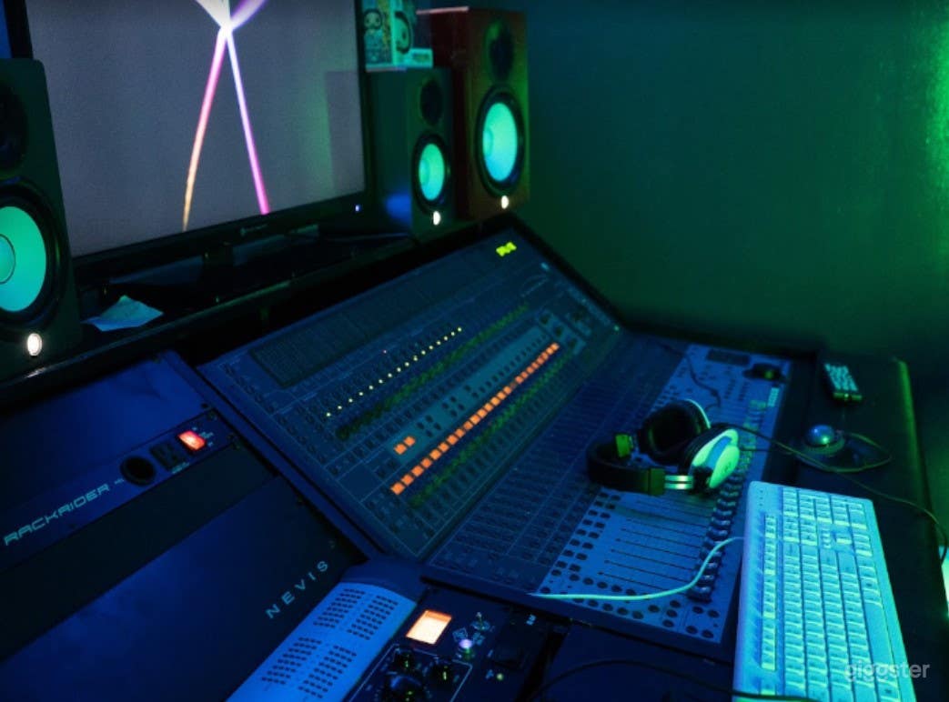 Luxurious Recording Room in Atlanta Photo 1