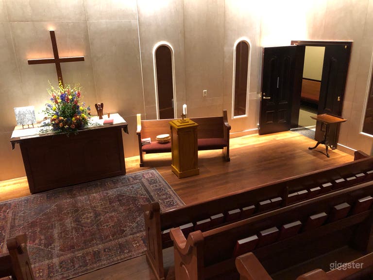  The Chapel: Peaceful Space in New York 
