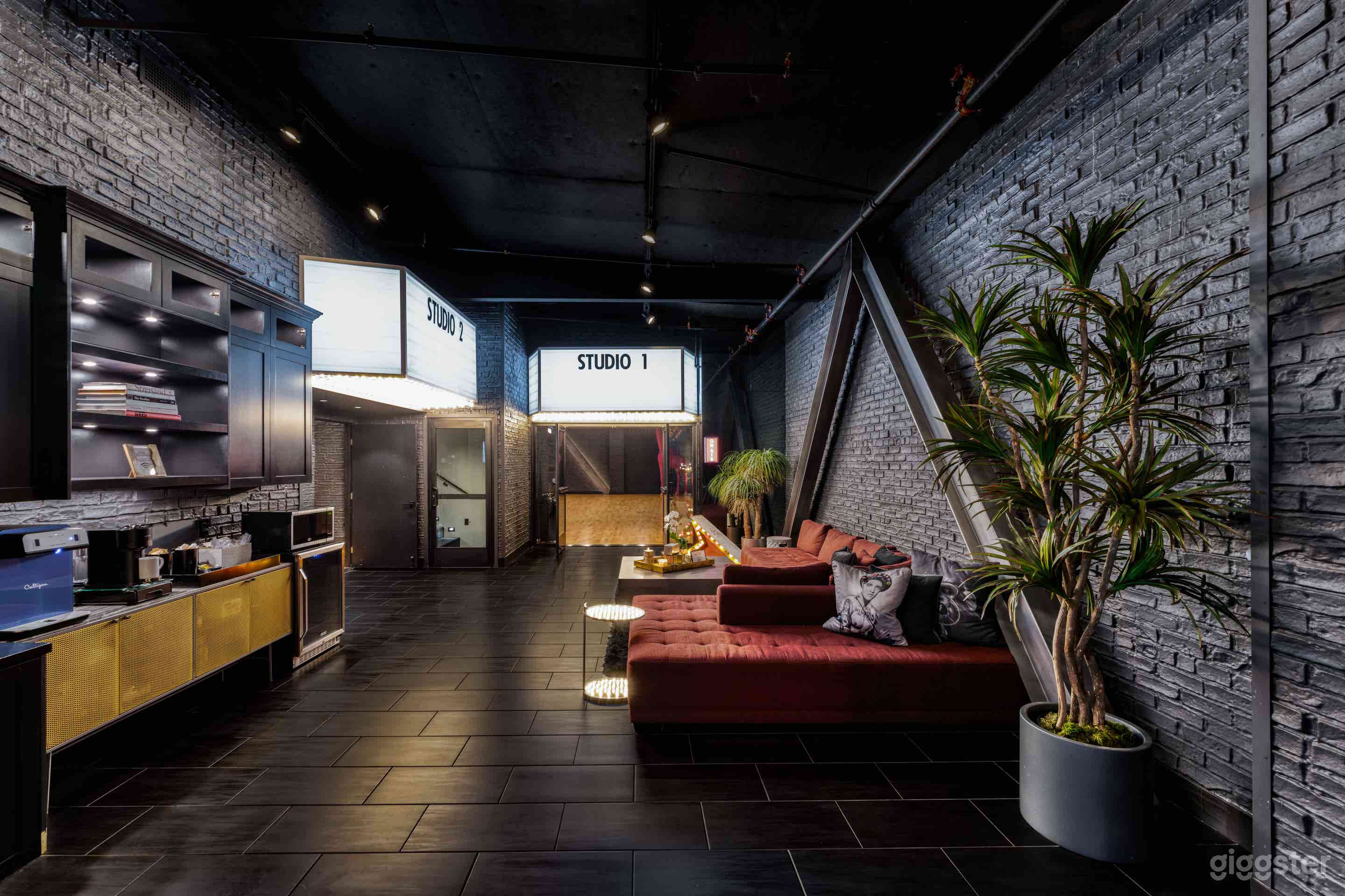 UNIQUE DANCE REHEARSAL &amp; EVENT SPACE Photo 1